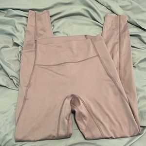 Light mauve/purple leggings!